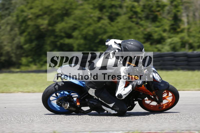 /Archiv-2024/29 12.06.2024 MOTO.CH Track Day ADR/Gruppe blau/8